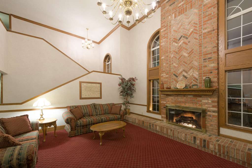 Super 8 By Wyndham Greenfield Interior photo